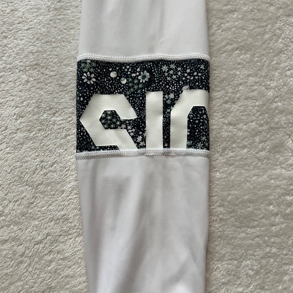 ASICS Floral Leggings - Picture 4 of 13